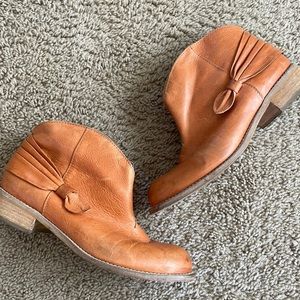 Miss Albright leather ankle boots size 8